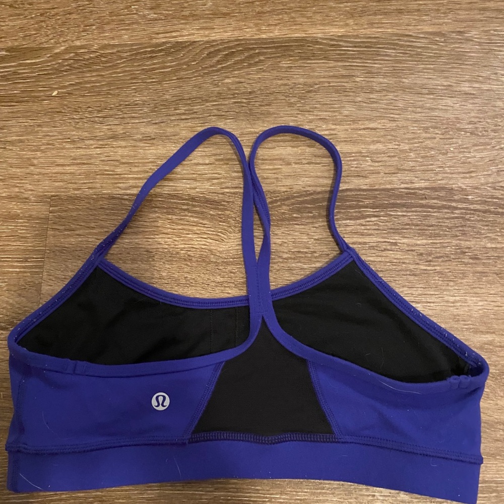 Lululemon sports bra